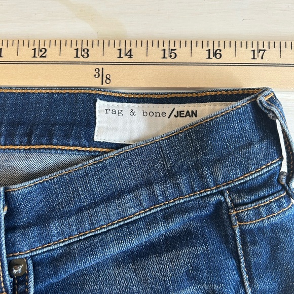 Rag & Bone low rise Dre jeans, dark wash. Slight distress, women’s size 31. - Picture 4 of 9